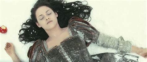 SNOW WHITE AND THE HUNTSMAN Trailer and Four Posters