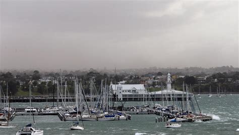 Geelong weather: Forecasters eye heightened dust storm potential in windy spring | Adelaide Now