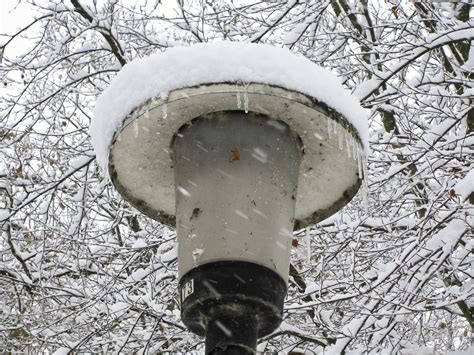 Snow covered lamp-post | Peter Roberts | Flickr