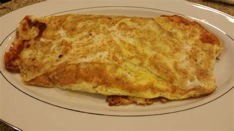 Bacon & Cheese Omelette Recipe | Omelette recipe, Recipes, Bacon and ...