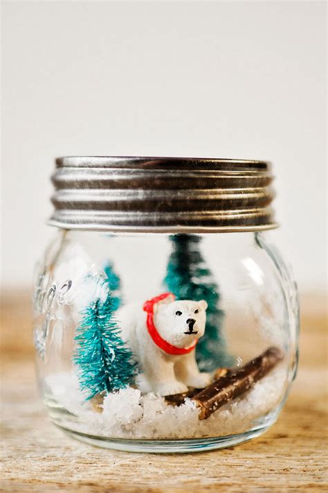 Learn how to Make a beautiful Mason Jar Snowglobe