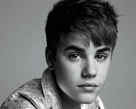 HD wallpaper: Justin Bieber, Famous Singer, Handsome, White Skin, Celebrity, Young Man, Calm ...