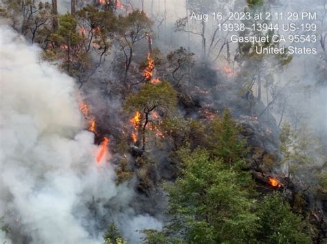 Highway 199 closed at California-Oregon border due to wildfire - KOBI ...