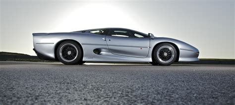 Jaguar XJ220 turns 25 years old in 2017 | Torque