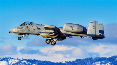 A-10 Thunderbolt II: The Formidable Legacy of the 'Flying Tank ...