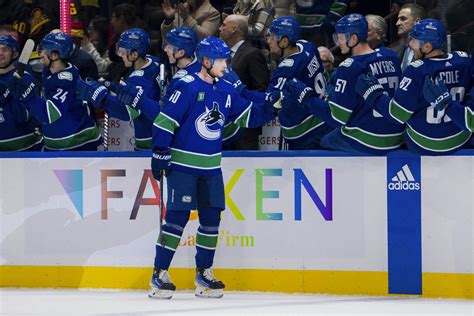 Instant Reaction: Elias Pettersson scores 11th goal in 9 games as ...