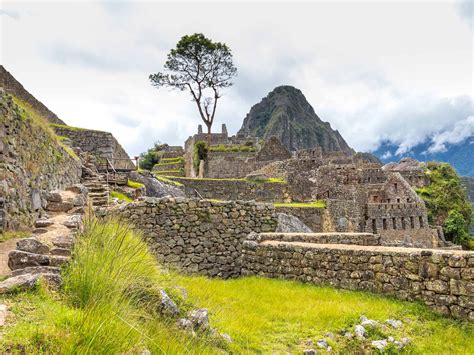 Machu Picchu Tour by Car - Outsider Adventures Peru