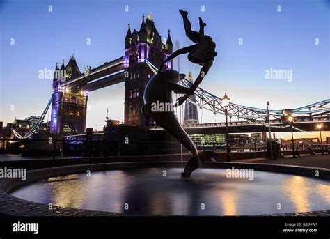 Buildings and Landmarks - Tower Bridge - London Stock Photo - Alamy