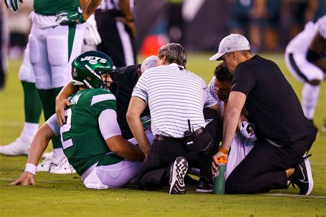 Jets' season already in peril after Zach Wilson's injury