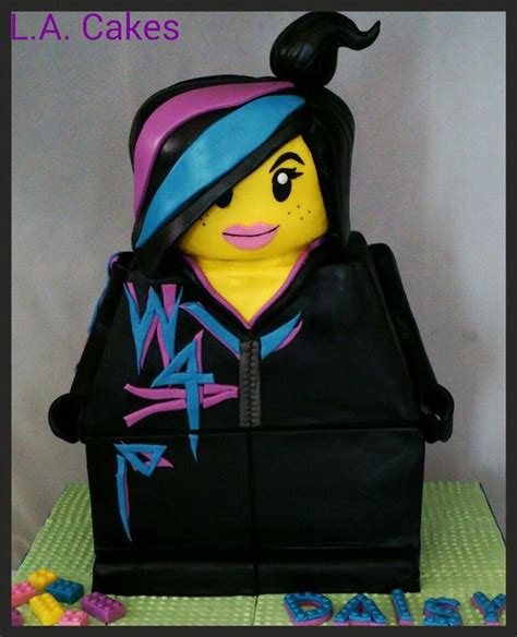 Wildstyle Lego figure, about 20 inches tall. Internal structure a must for this one. | Lego ...