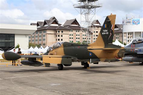 M34-03 - Malaysia - Air Force Aermacchi MB-339A at Langkawi | Photo ID 8627 | Airplane-Pictures.net