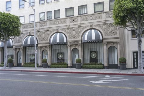 Classic Architecture: A Mansion in Beverly Hills - HDRi Maps and Backplates