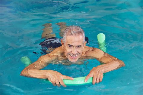 Benefits of Swimming for Seniors | ASC Blog