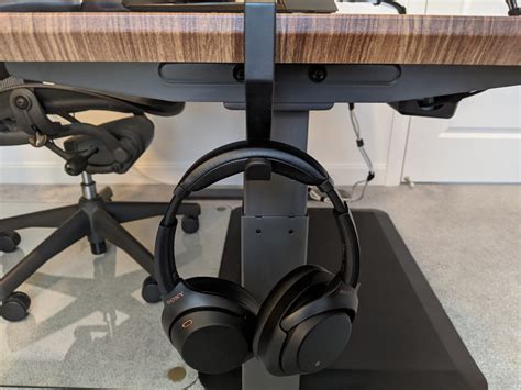 Vari Electric Standing Desk review - By someone that actually owns one