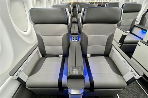 Breeze unveils first 17 Airbus A220 routes with new first-class product ...