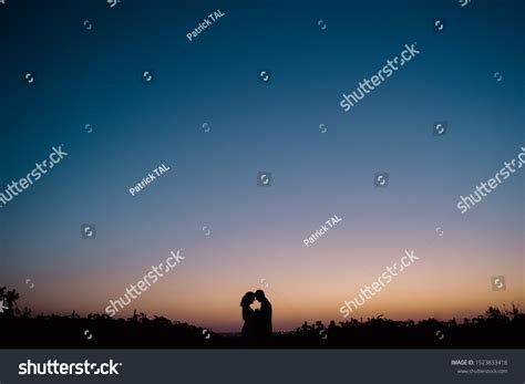 Silhouette Couple Lovers Sunset Background Stock Photo 1523833418 ...