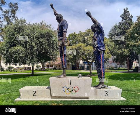 Tommie Smith Statue