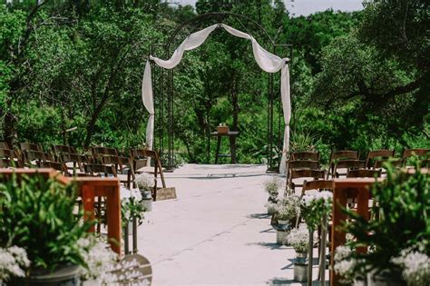 7 Amazing Dallas Outdoor Wedding Venues - Joy