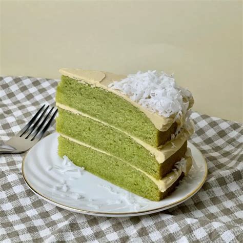 Gula Melaka Pandan Coconut Moist Slice Cake - YuBake