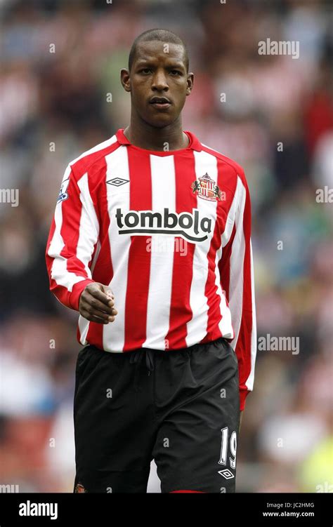 TITUS BRAMBLE SUNDERLAND FC SUNDERLAND FC STADIUM OF LIGHT SUNDERLAND ...