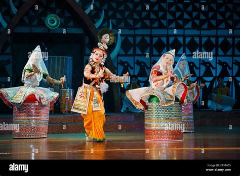 Manipur folk dance hi-res stock photography and images - Alamy