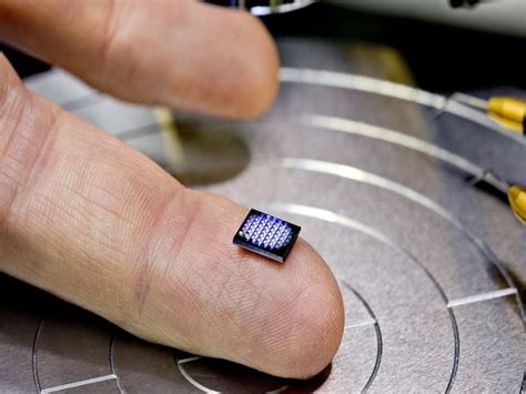 ミシガン大が世界最小コンピュータを開発。0.04ミリのサイズにしてデータの保持や通信が可能！ | Techable(テッカブル)
