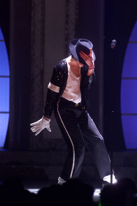 30th Anniversary Celebration 2001 - Billie Jean | Michael jackson ...