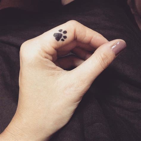 90+ Best Paw Print Tattoo Meanings and Designs - Nice Trails (2019)