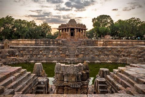 MODHERA SUN TEMPLE GUJARAT | WeaverMag