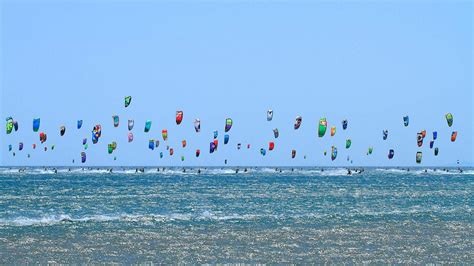 Kite Fun – Bing Wallpaper Download