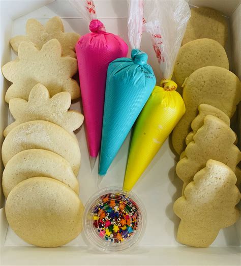 COOKIE DECORATING KIT - The Golden Whisk