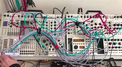 Live Eurorack Synth Jam – Synthtopia