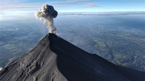 Volcán de Fuego en Guatemala vuelve a entrar en erupción- Uno TV