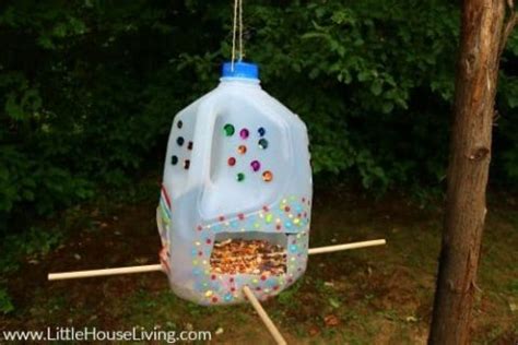 Milk Jug Bird Feeder: Uses for Milk Jugs | Diy bird feeder, Bird feeder craft, Homemade bird feeders