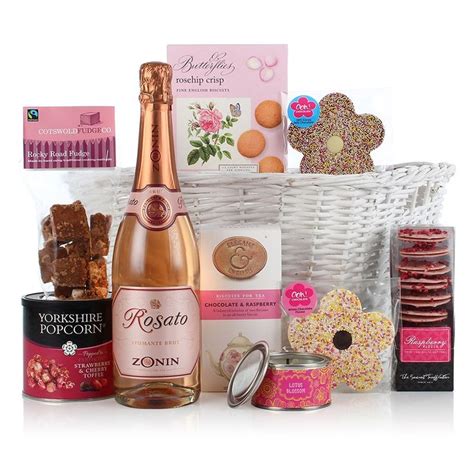 Basket for the Ladies Luxury Hamper | Luxury food, Luxury hampers ...