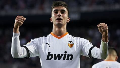 Barcelona Retain Interest in Valencia Contract Rebel Ferran Torres | 90min