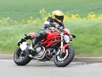 DUCATI MONSTER 1100 Motorbike Reviews