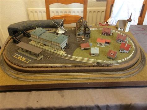 N gauge model railway layout and accessories 4 trains 11 couches extra ...