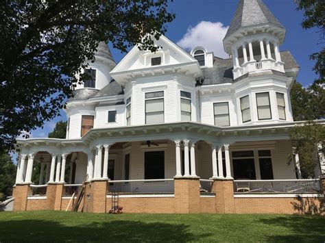 Victorian in New Bern, NC | Victorian style homes, Victorian homes ...