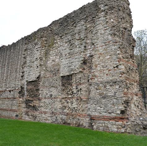 The Roman Wall Around Ancient London | Select Stone