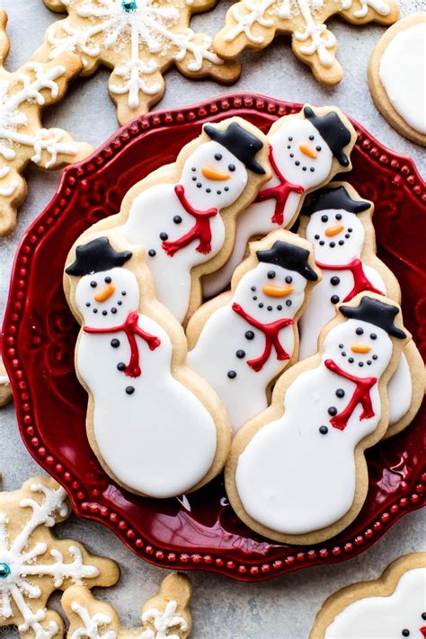 Learn how to make adorable snowman and snowflake sugar cookies with royal icing!… | Christmas ...