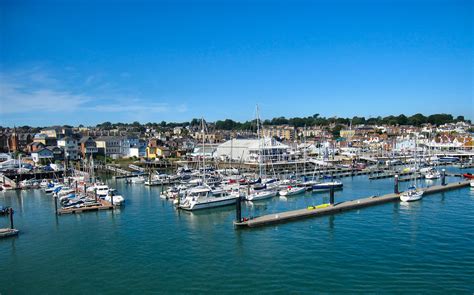 Cowes Harbour waterfront. | Cowes Town on the Isle of Wight,… | Flickr