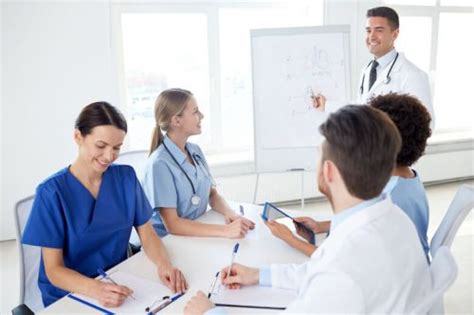 How to Become a Nurse Educator With a DNP