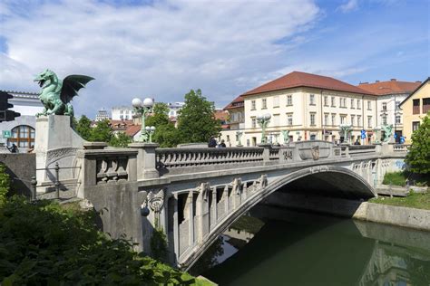 Visit Dragon Bridge, Ljubljana | Ljubljana, Eslovenia, Ciudad moderna