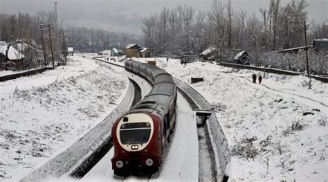 Paradise on earth: Stunning photos of fresh snowfall in Kashmir | Lifestyle Gallery News - The ...