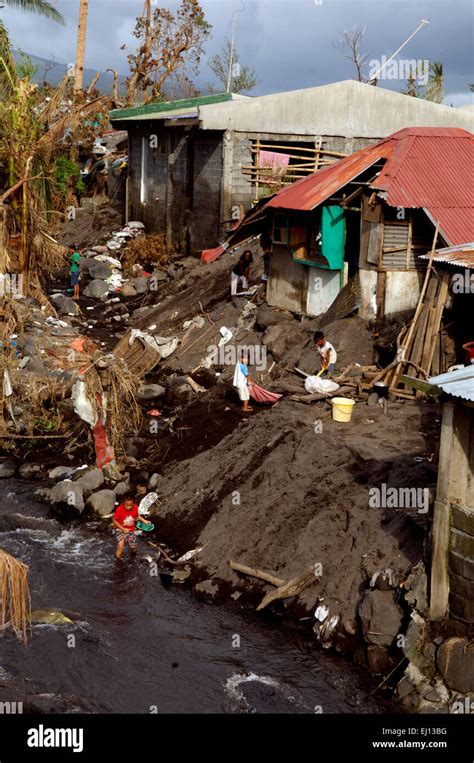 Super Typhoon Durian caused huge volcanic ash mudslides from Mayon Volcano, Albay Province ...