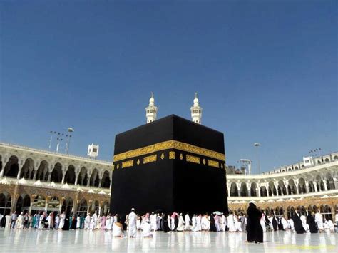 History of Qibla: The shift from Bait-ul Maqdas to Masjid-al Haram| IslamicFinder