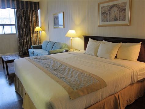 Toronto Plaza Airport Hotel - UPDATED 2021 Prices, Reviews & Photos ...