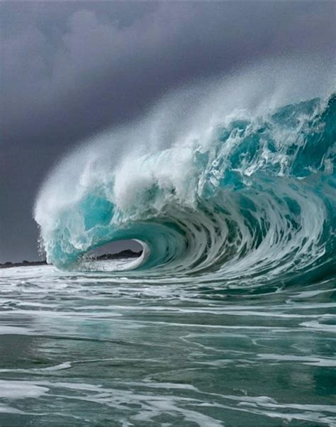 In Pictures: Perfect Storm Creating Waves at Birthplace of Surfing Make ...