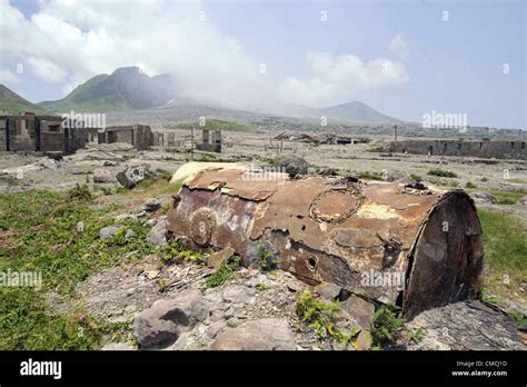 Montserrat volcano 1995 hi-res stock photography and images - Alamy